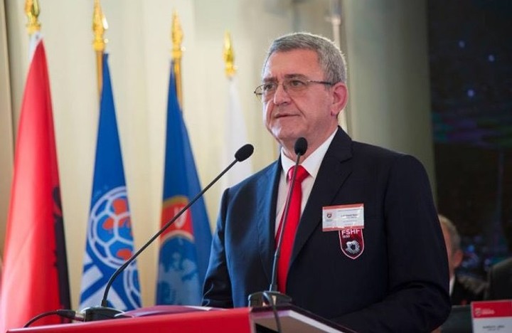 Šéfovi albánskeho futbalu odpálili dom. V strehu je aj UEFA